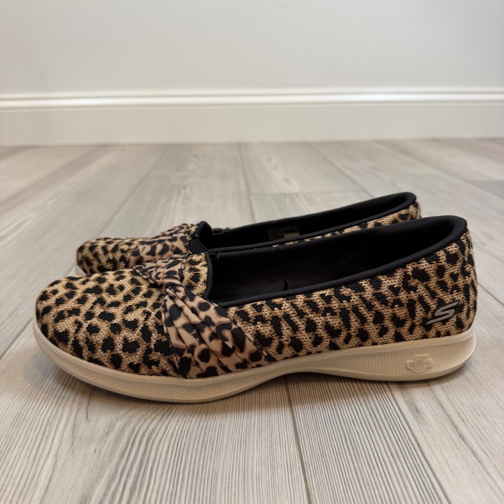 Skechers Go Walk Lite Leopard Print Slip On Shoes Goga Mat 136303 LPD Womens 11